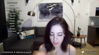 annahaven crazy girl plows pussy with phallus