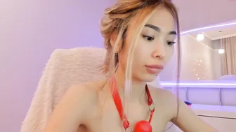 assuri_yu ambitious bitch fucks with a dildo