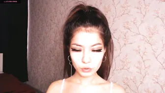 akino expressive beauty gets sexuality