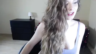 _sweettreat luxurious slut fucks shaved cunt