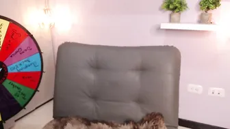 taylor_live gorgeous babe furiously fucks pussy