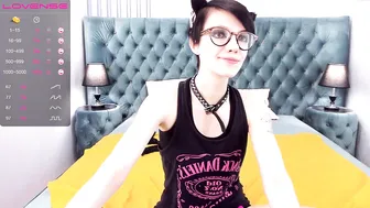 satin_evans busty babe deep sucking dick