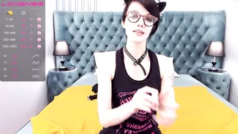 satin_evans busty babe deep sucking dick