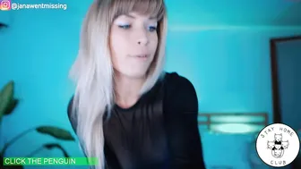 ocicat lush babe pleases her pussy