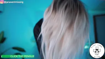 ocicat amazing slut is hot fucking her holes