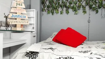 msschloe_ Charming female