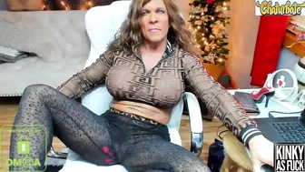musclemama4u hot beast jerking her shaved cunt