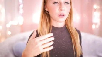 misskreazy hot beast sticks fingers in wet holes