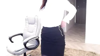 missflowersbloom tearing her tender pussy