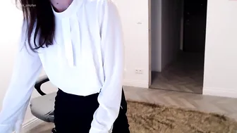 missflowersbloom tearing her tender pussy