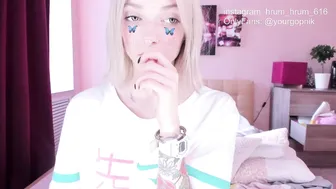 melissaallens young bitch fucks herself with sex toys