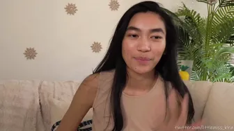 littlemiss_kira narrow-eyed jerking pussy phallus