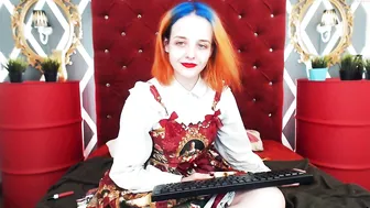 faith_adderlin cute girl shows the body