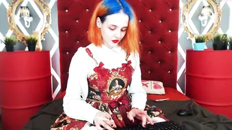 faith_adderlin cute girl shows the body