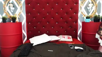 faith_adderlin cute girl shows the body