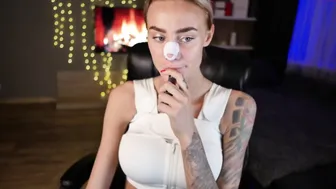 drug_girl voluptuous