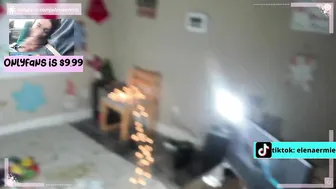 elena_ermie tempting chick fingering pussy