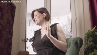 claire_moulin dark haired babe masturbates pussy with vibrator