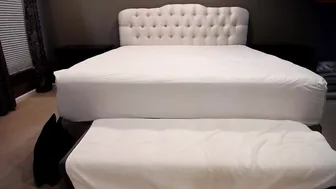 videoxxx experienced slut caresses intimate places