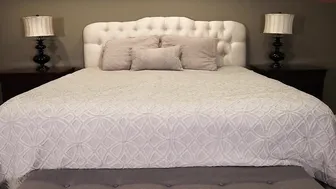 videoxxx beautiful woman in black clearly jerks off her vagina