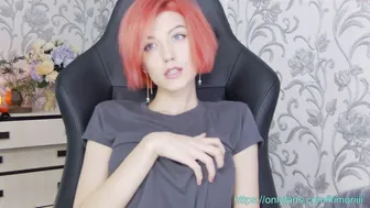 sweet_tinker_bell gorgeous chick fucks pussy with phallus