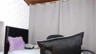 sweet_couplexxx69 adult bitch fucks her ass