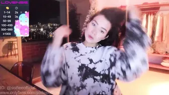 soifiee busty chick caresses shaved foil