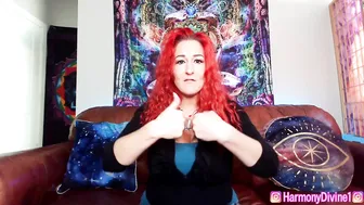 sexual_essence fat chick fucks cunt with phallus