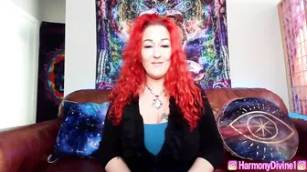 sexual_essence fat chick fucks cunt with phallus