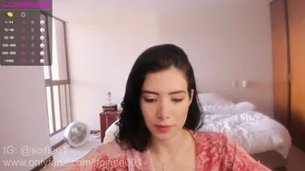 soifiee Fishnet brunette