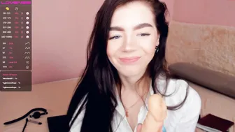 safiamegan hot prostitute poses in shorts