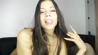 milkk_coffe plump little devil gently massages pussy