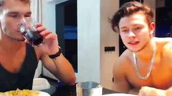 lovleycouplexxx busty babe caresses nipples