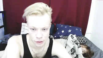 leon_renee gorgeous jerks off a banana and cums.