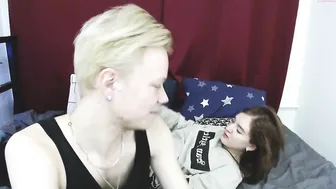 leon_renee gorgeous jerks off a banana and cums.