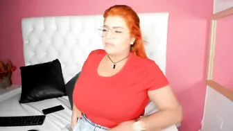 laurasophya the charming female masturbates both holes