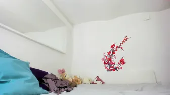 kenziedawton black-haired babe jerks off her cunt