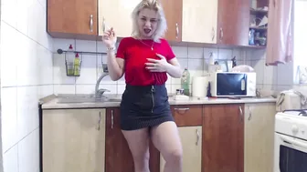 iuliana32 Smart brunette