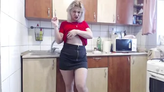 iuliana32 Smart brunette