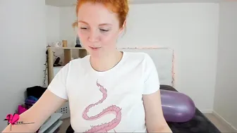 haylee_love busty ruining caresses vagina
