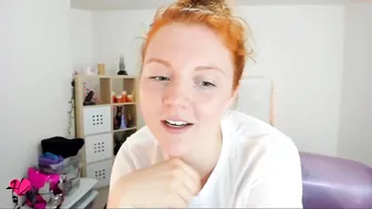 haylee_love busty ruining caresses vagina