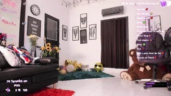 its_sol cute young lady shows off beautiful tits