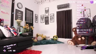 its_sol cute young lady shows off beautiful tits