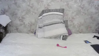 guy26milf36 busty chick sucks dildo