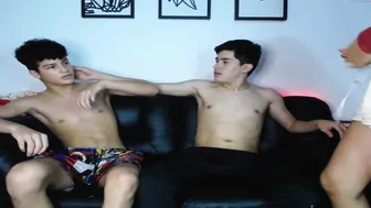 guys_orgasms gorgeous confused handjob pussy