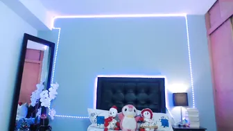 emily_leon sexy nymph excites with delicious tits