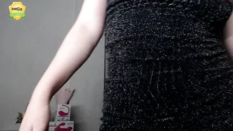 emerald_stone_ gorgeous chick jerks off her pussy with phallus