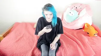 dakotaskyexxx beautiful woman jerks off pussy