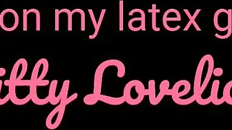 Kitty Lovelicks mature masturbates in front of webcam