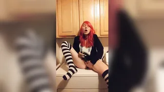 Gingerbreadpoundcake hot handjob masturbating pussy